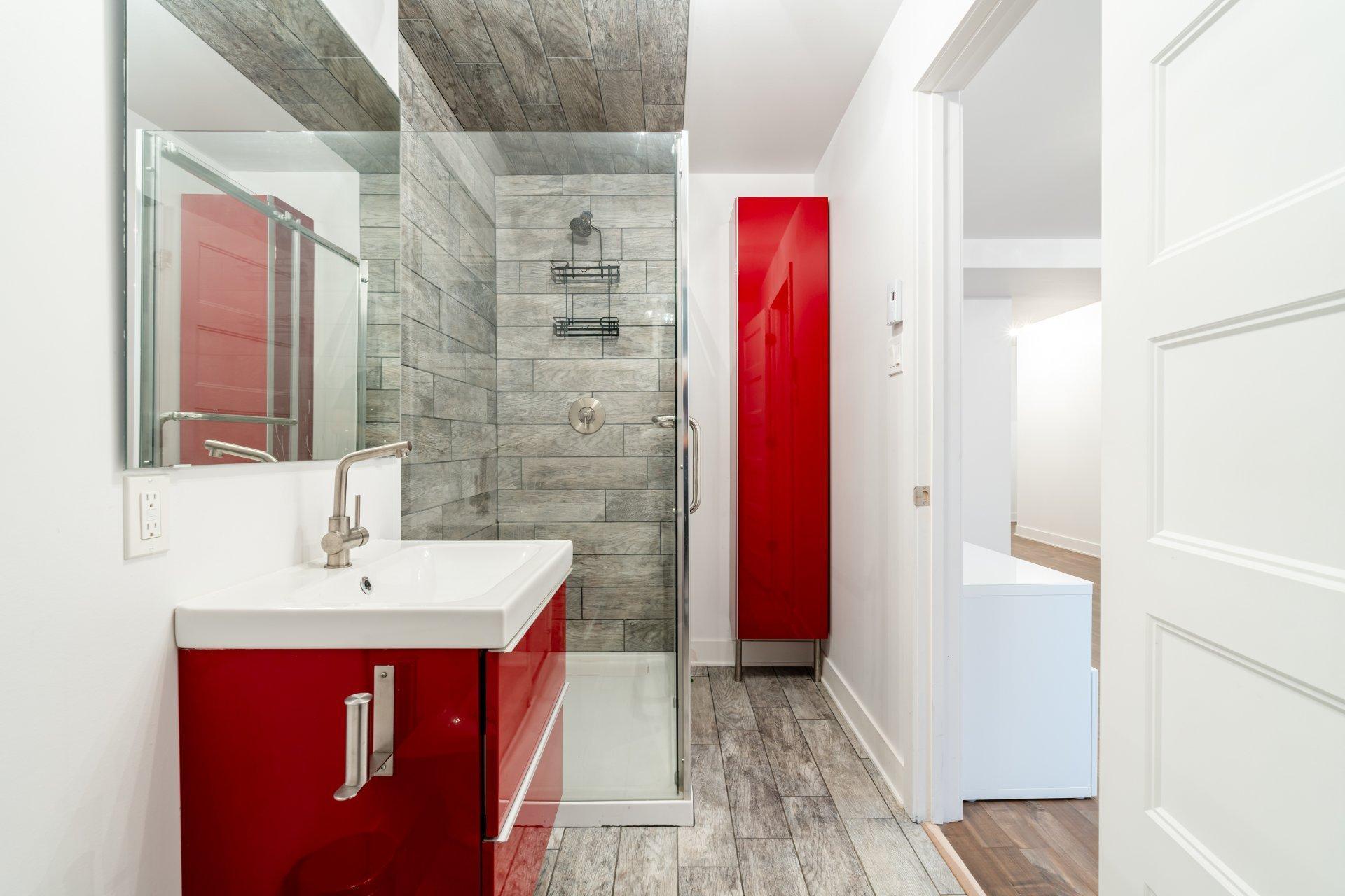 









5925


Rue Alexandre

,
Brossard,




QC
J3W2G4

