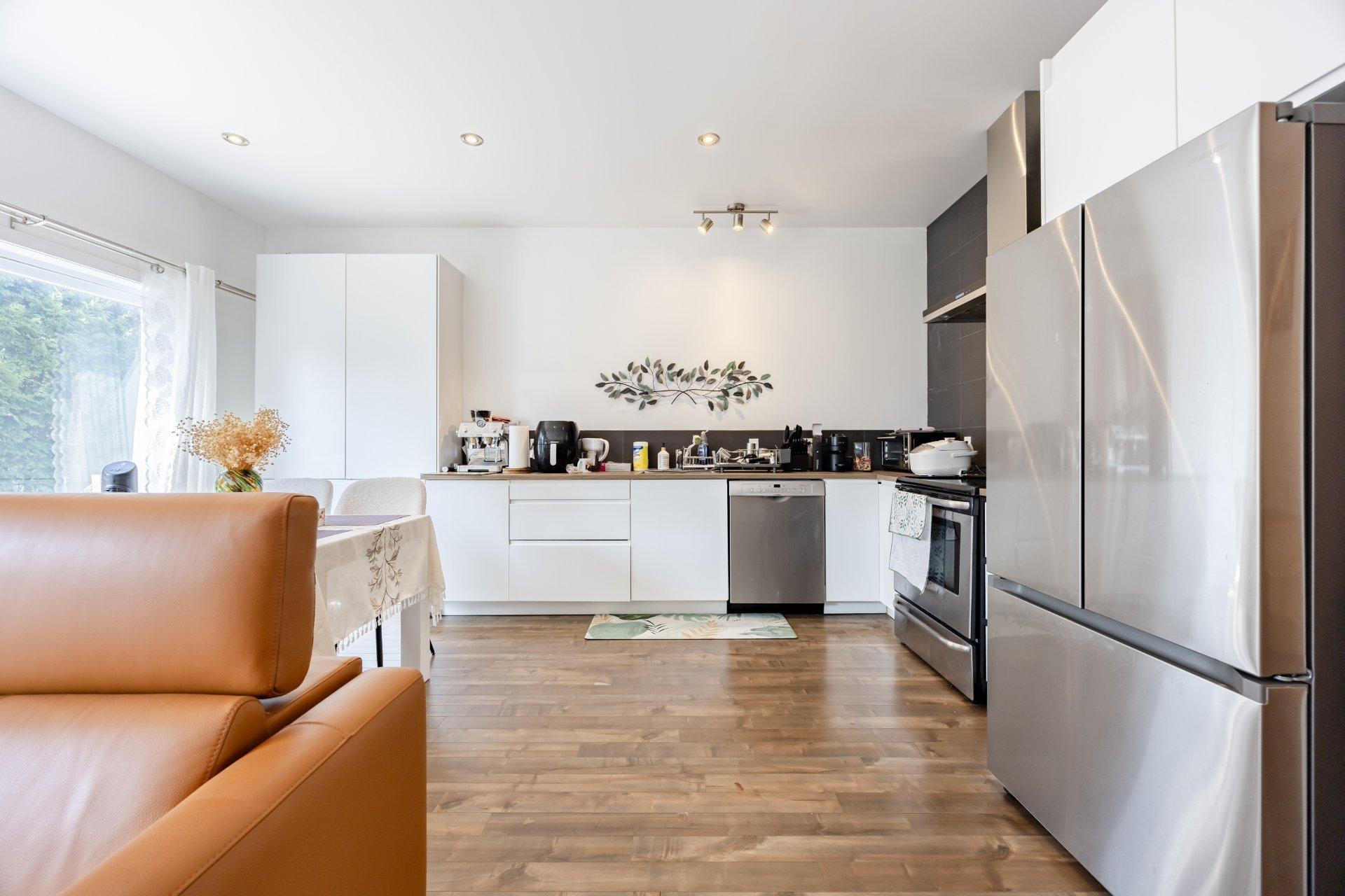 









5925


Rue Alexandre

,
Brossard,




QC
J3W2G4

