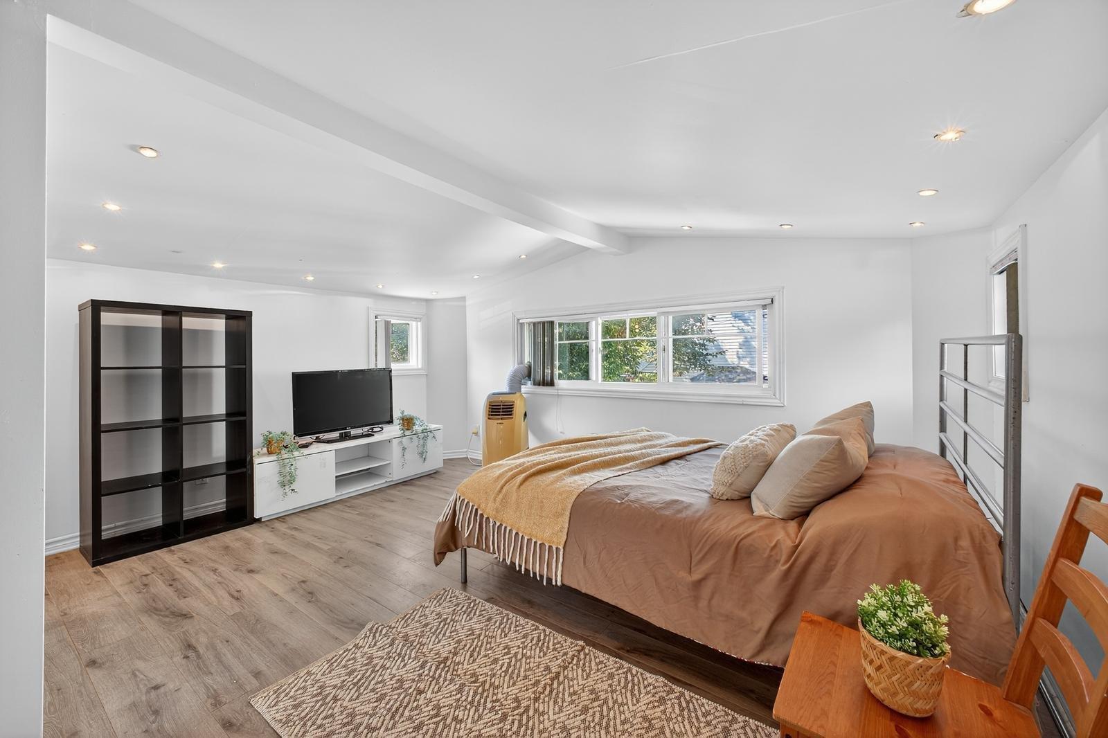 









1011


Rue Lapointe

,
Terrebonne (Lachenaie),




QC
J6W5H2

