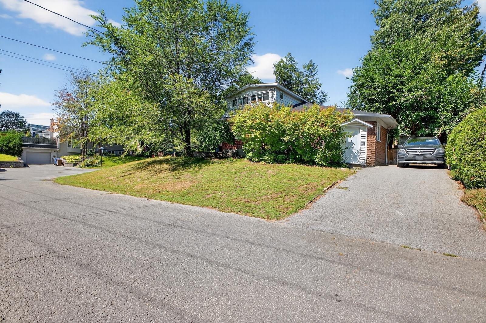 









1011


Rue Lapointe

,
Terrebonne (Lachenaie),




QC
J6W5H2

