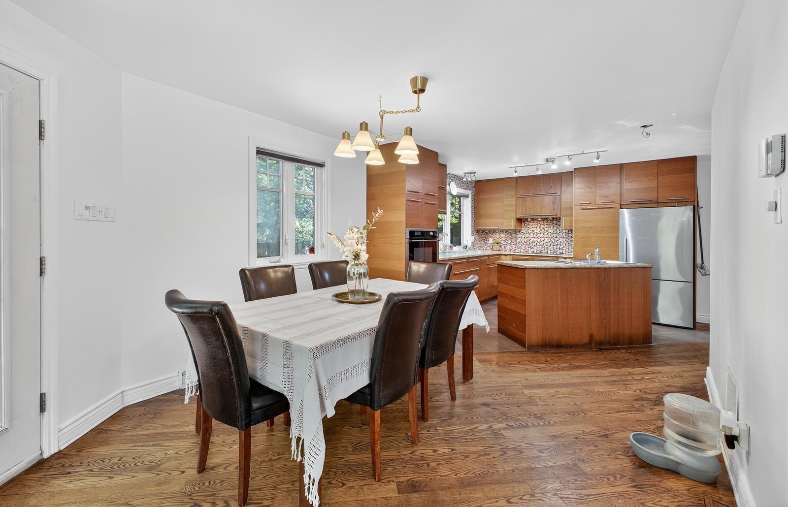 









1011


Rue Lapointe

,
Terrebonne (Lachenaie),




QC
J6W5H2

