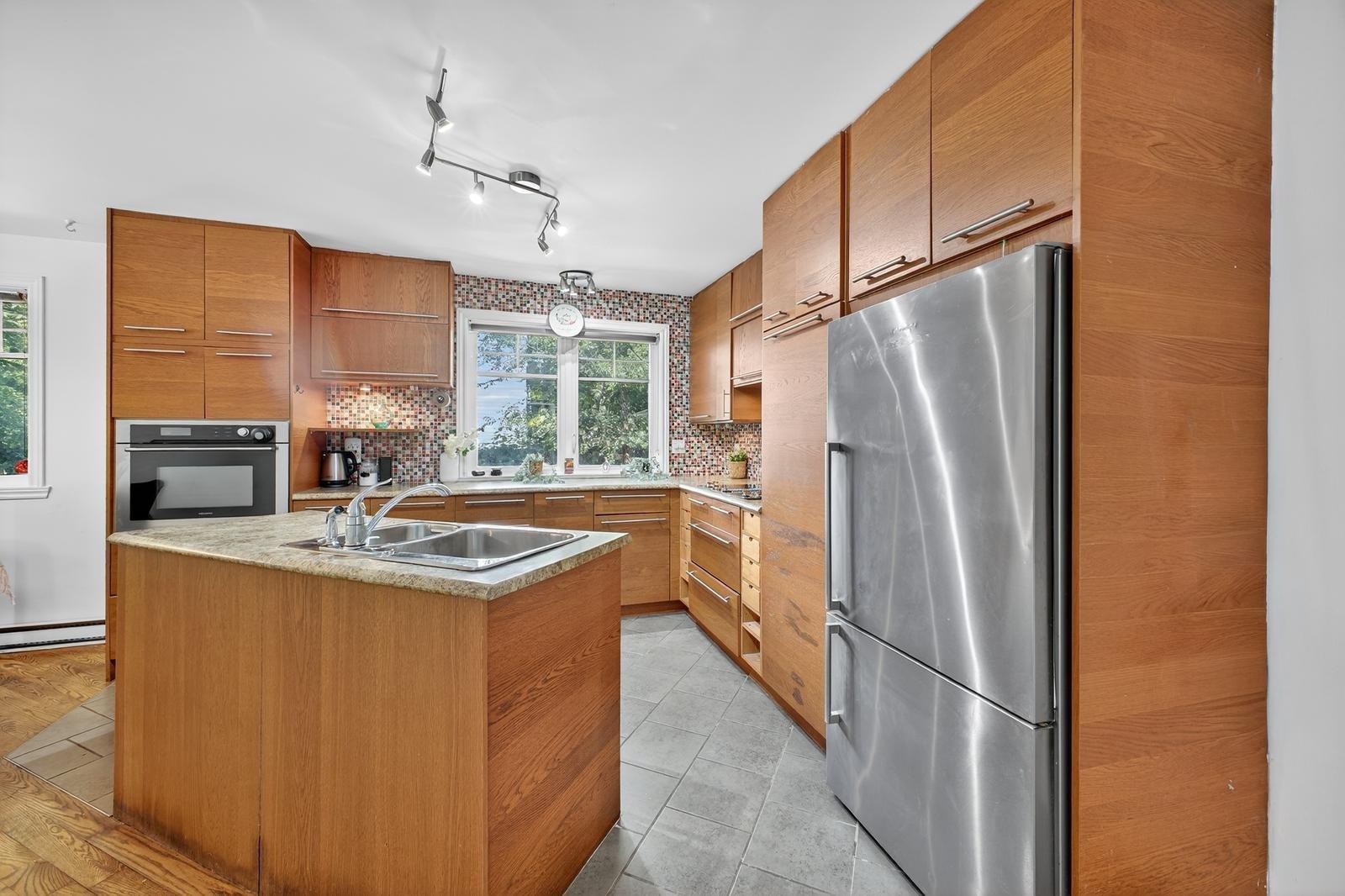 









1011


Rue Lapointe

,
Terrebonne (Lachenaie),




QC
J6W5H2

