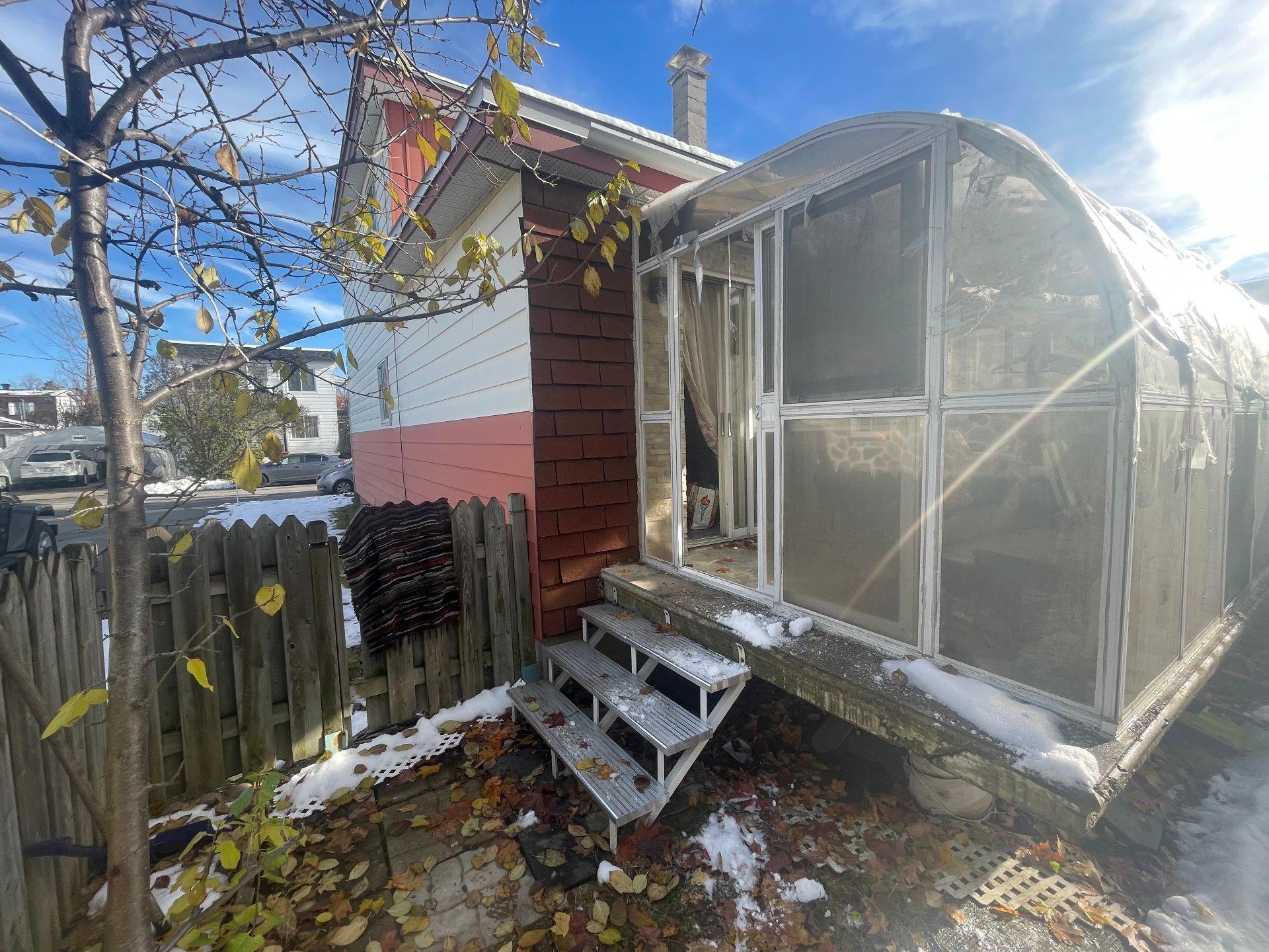 









264


78e Avenue

,
Laval (Chomedey),







QC
H7V3A3

