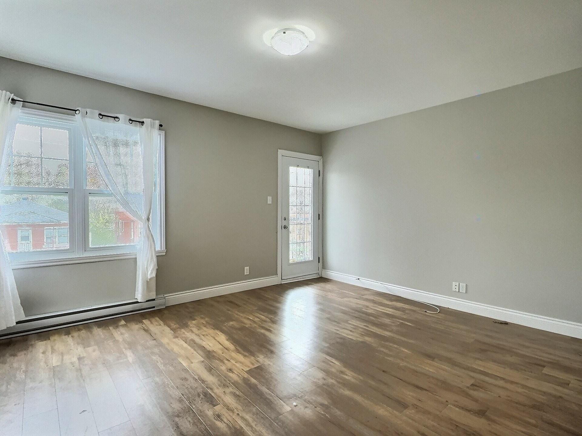 









523Z

 - 531Z


Rue King E.

,
Sherbrooke (Fleurimont),




QC
J1G1B6

