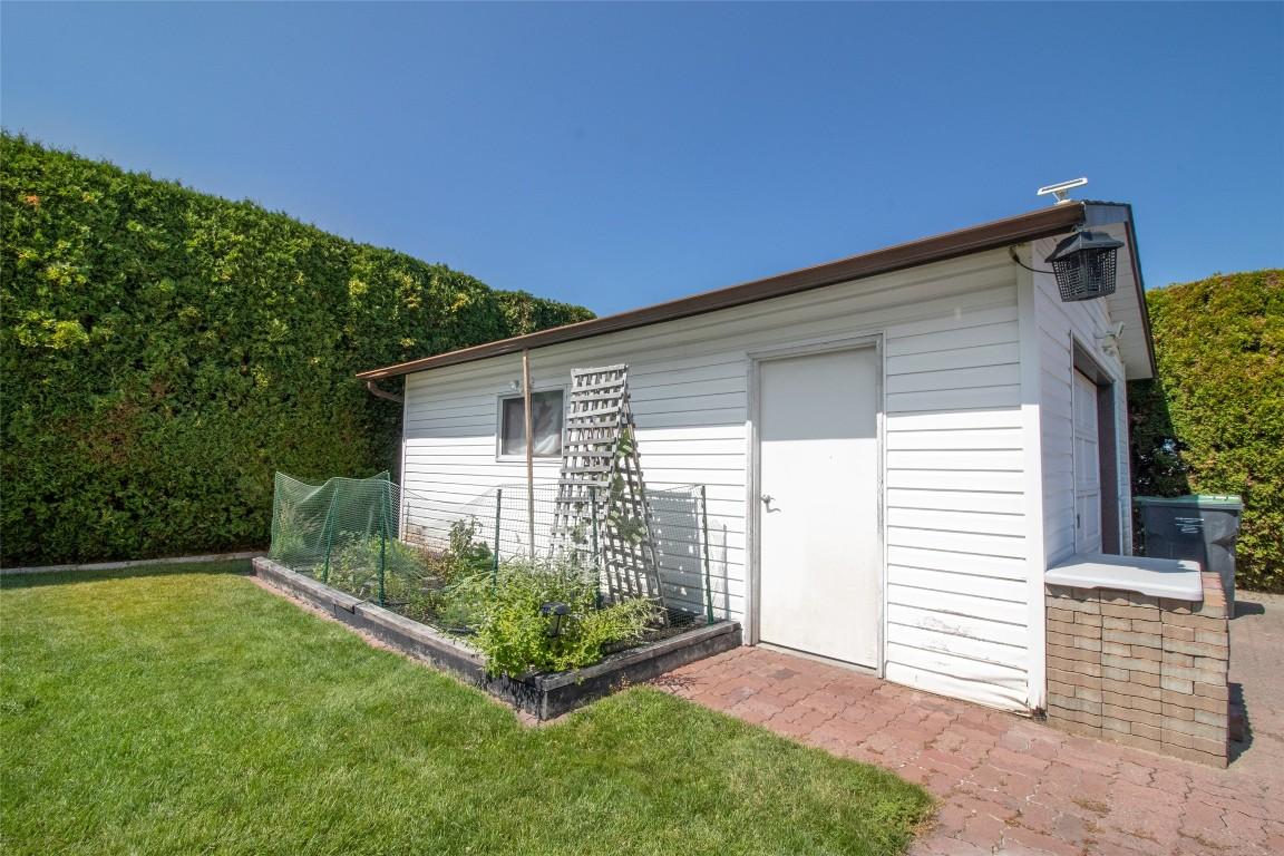 









1310


Mary

Court,
Kelowna,




BC
V1X 5V3

