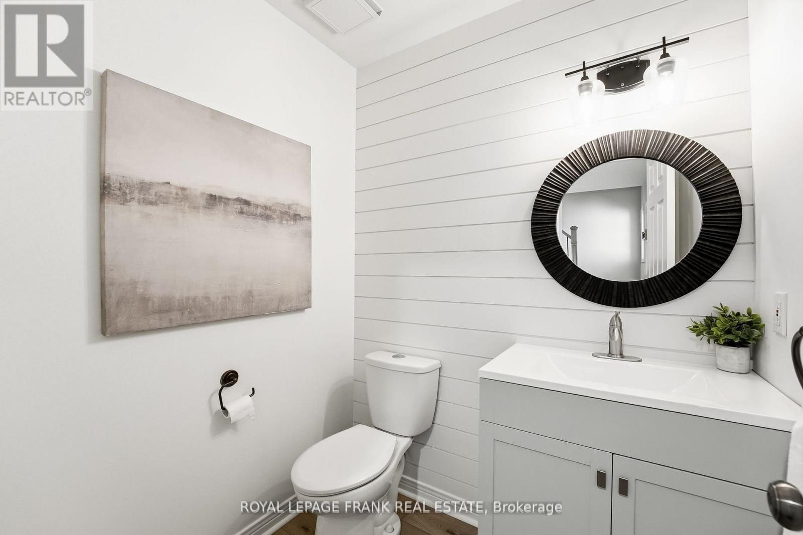 












6 SHORT CRESCENT

,
Clarington (Courtice),




Ontario
L1E2Z5

