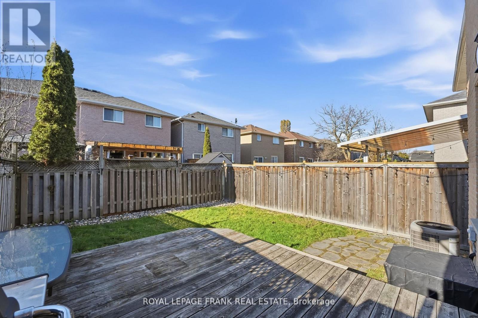 












6 SHORT CRESCENT

,
Clarington (Courtice),




Ontario
L1E2Z5

