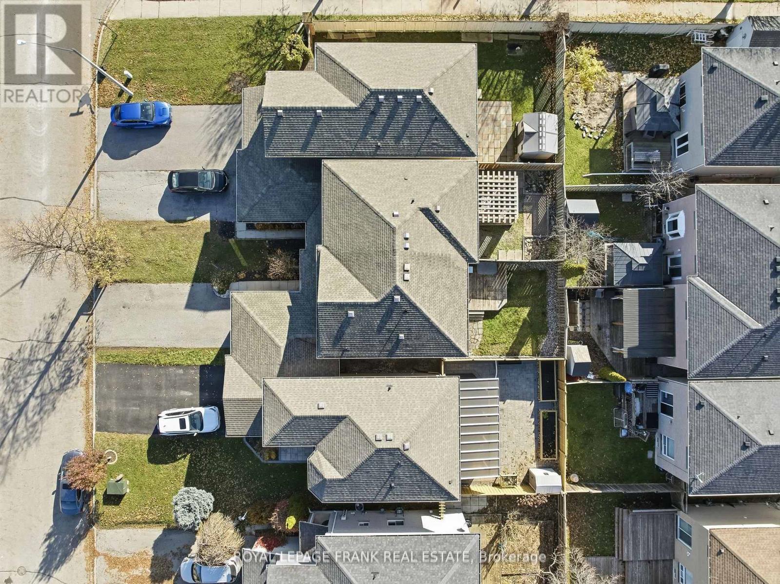 












6 SHORT CRESCENT

,
Clarington (Courtice),




Ontario
L1E2Z5

