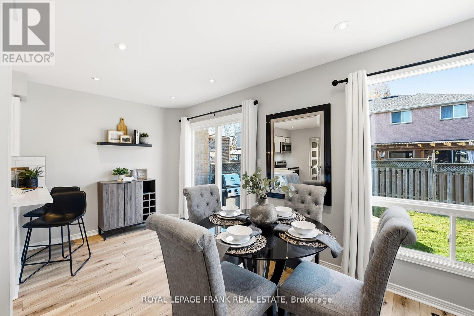 












6 SHORT CRESCENT

,
Clarington (Courtice),




Ontario
L1E2Z5

