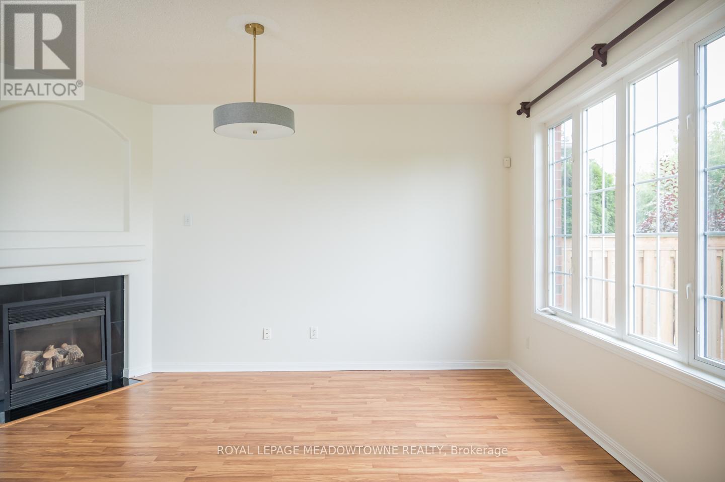 












833 WATSON TERRACE

,
Milton,




Ontario
L9T5Z8

