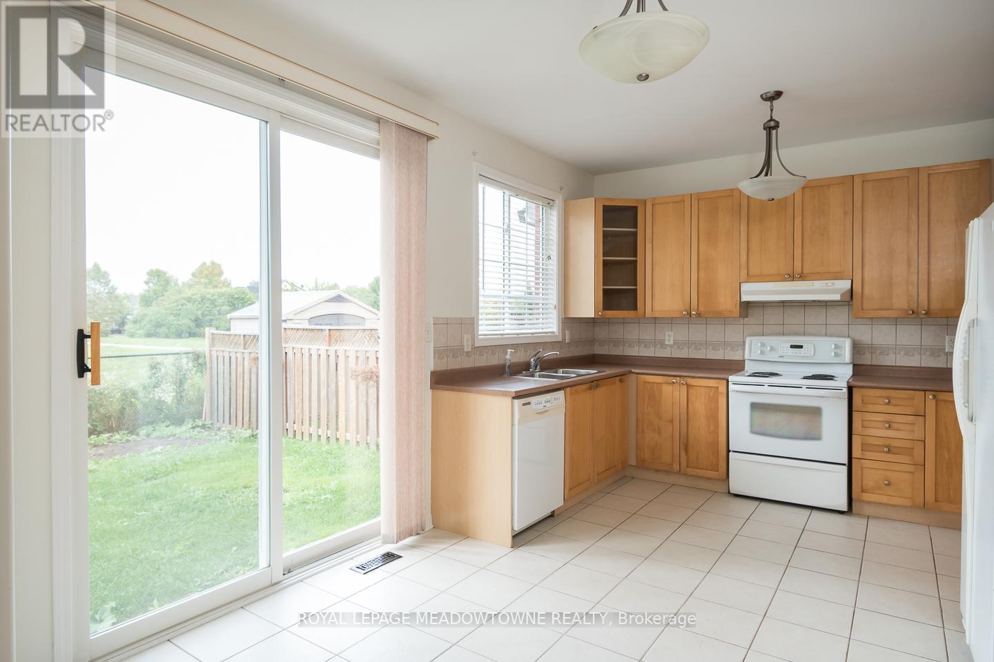 












833 WATSON TERRACE

,
Milton,




Ontario
L9T5Z8

