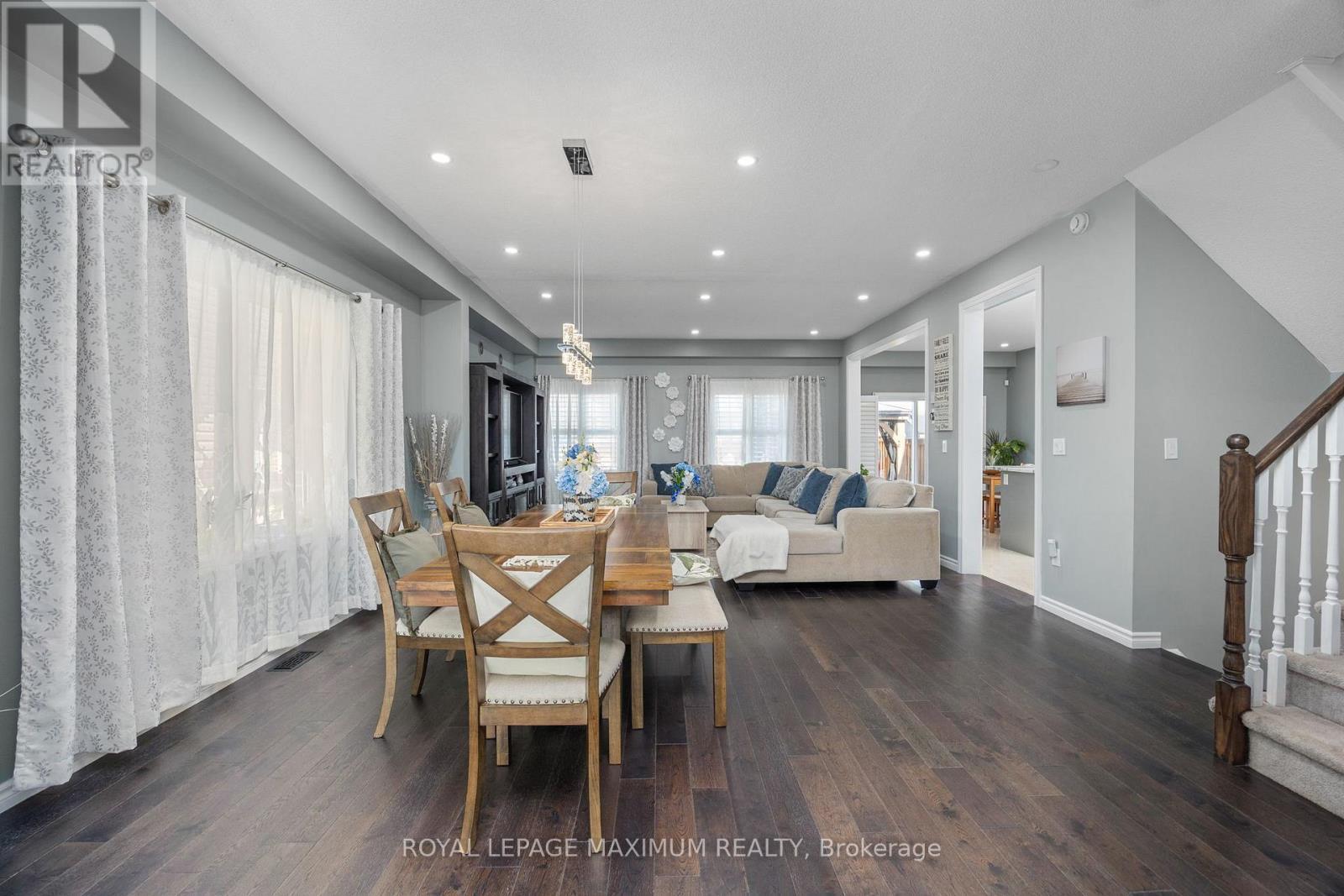 












32 BATTALION DRIVE

,
Essa,




Ontario
L0M1B4

