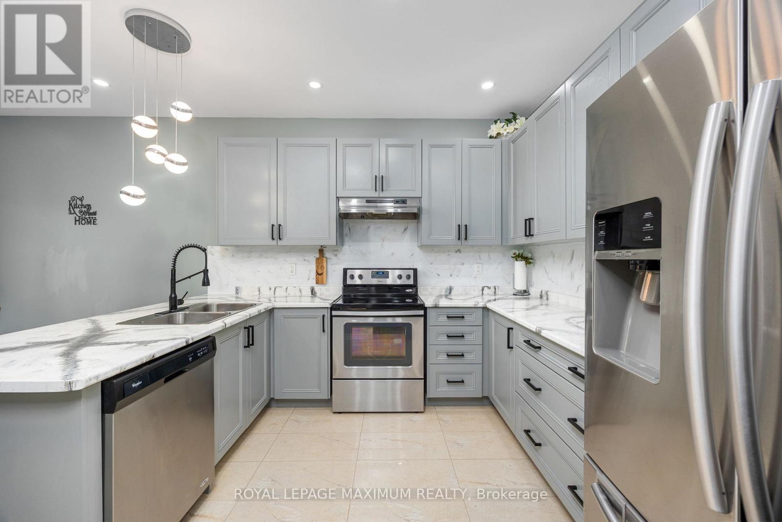 












32 BATTALION DRIVE

,
Essa,




Ontario
L0M1B4

