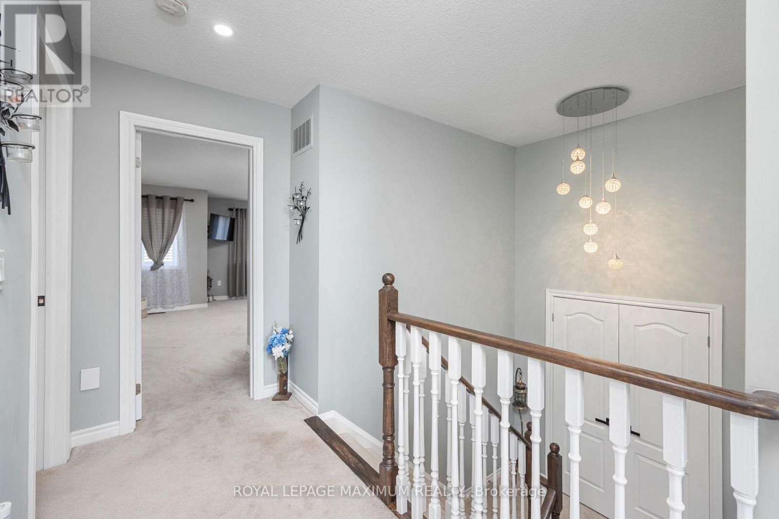 












32 BATTALION DRIVE

,
Essa,




Ontario
L0M1B4

