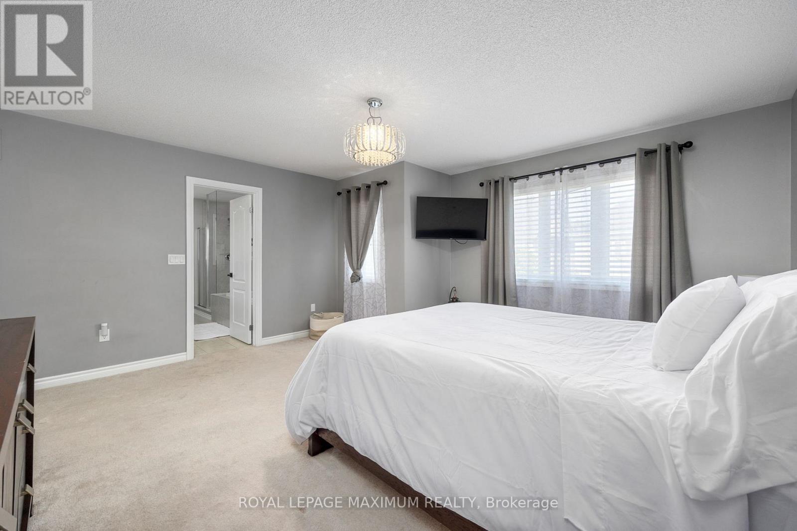 












32 BATTALION DRIVE

,
Essa,




Ontario
L0M1B4

