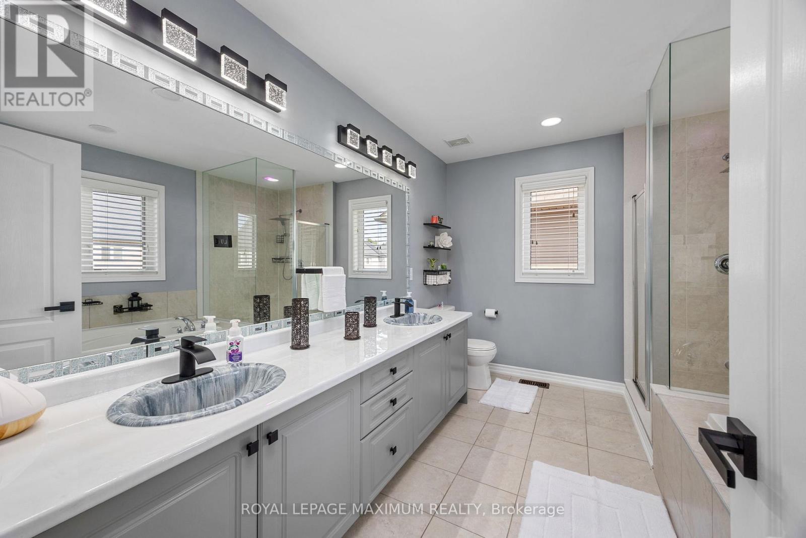 












32 BATTALION DRIVE

,
Essa,




Ontario
L0M1B4

