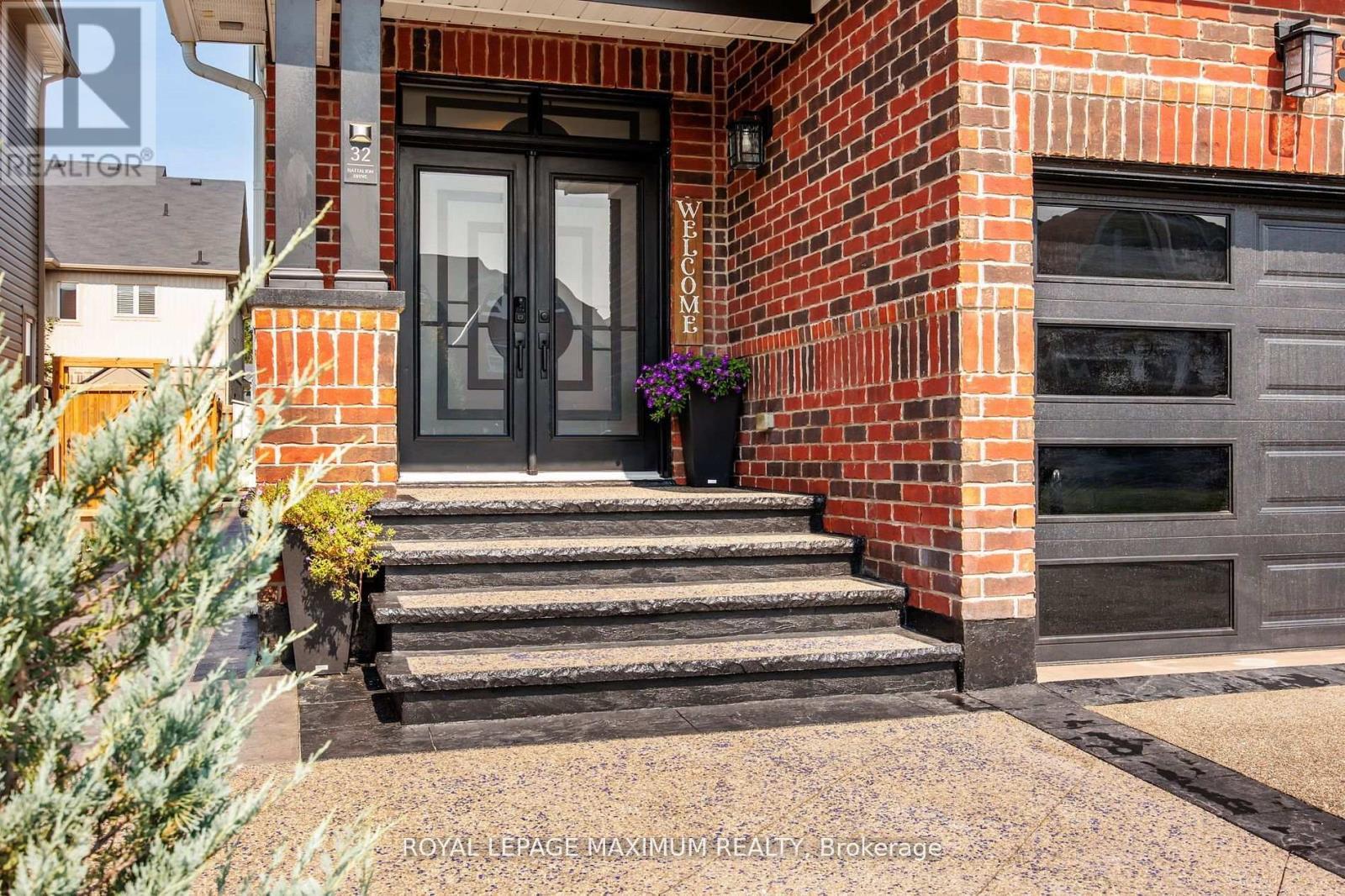 












32 BATTALION DRIVE

,
Essa,




Ontario
L0M1B4

