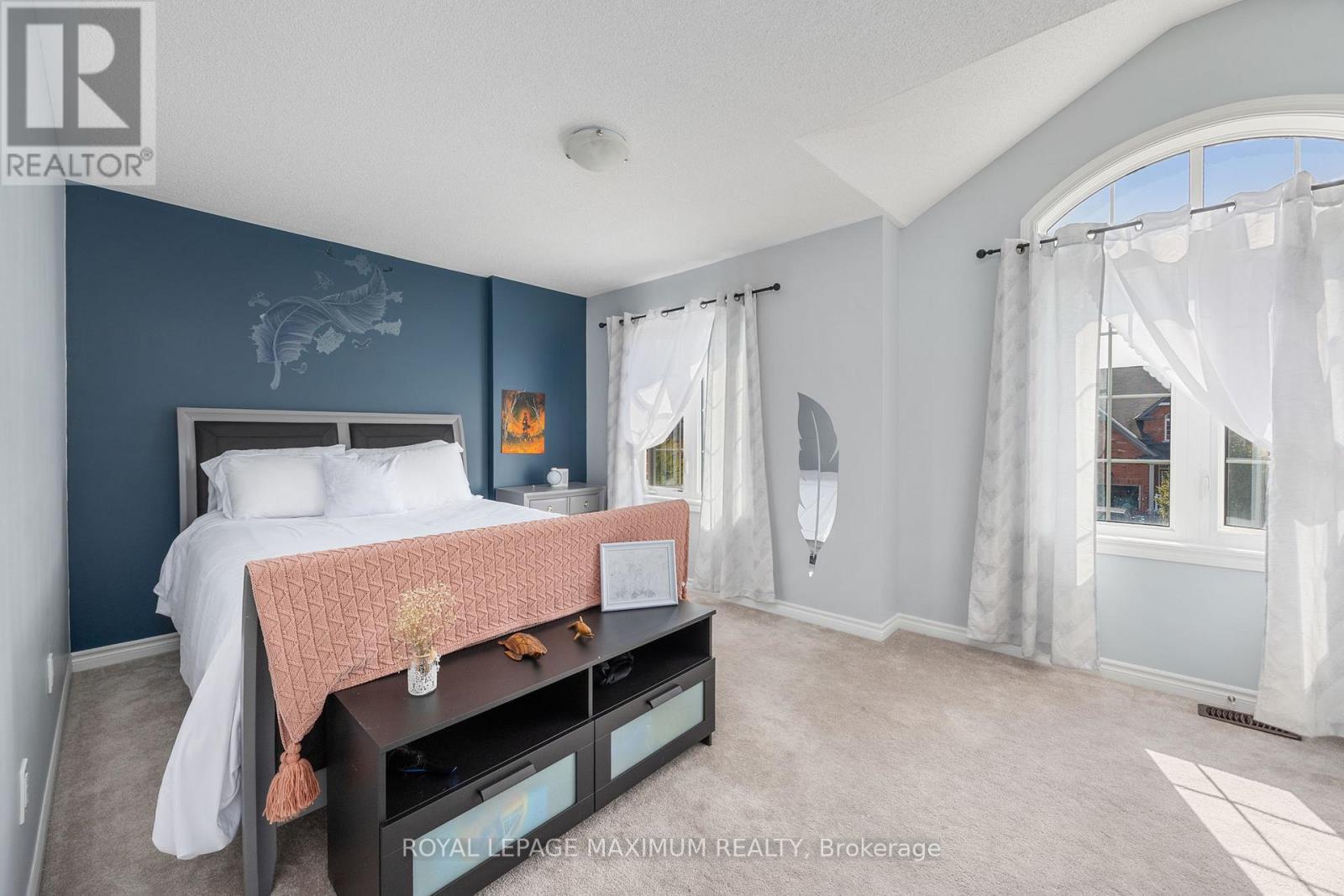 












32 BATTALION DRIVE

,
Essa,




Ontario
L0M1B4

