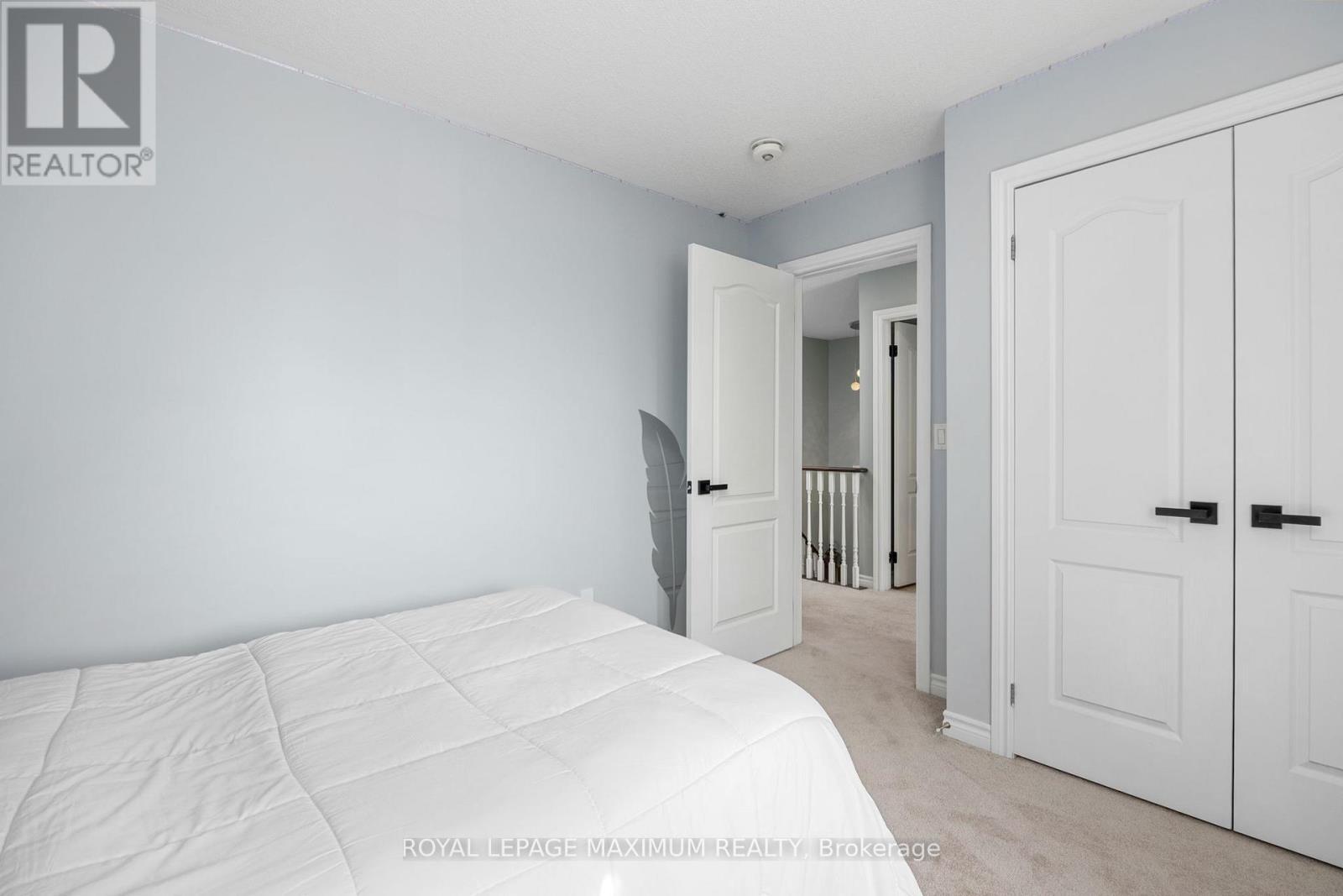 












32 BATTALION DRIVE

,
Essa,




Ontario
L0M1B4

