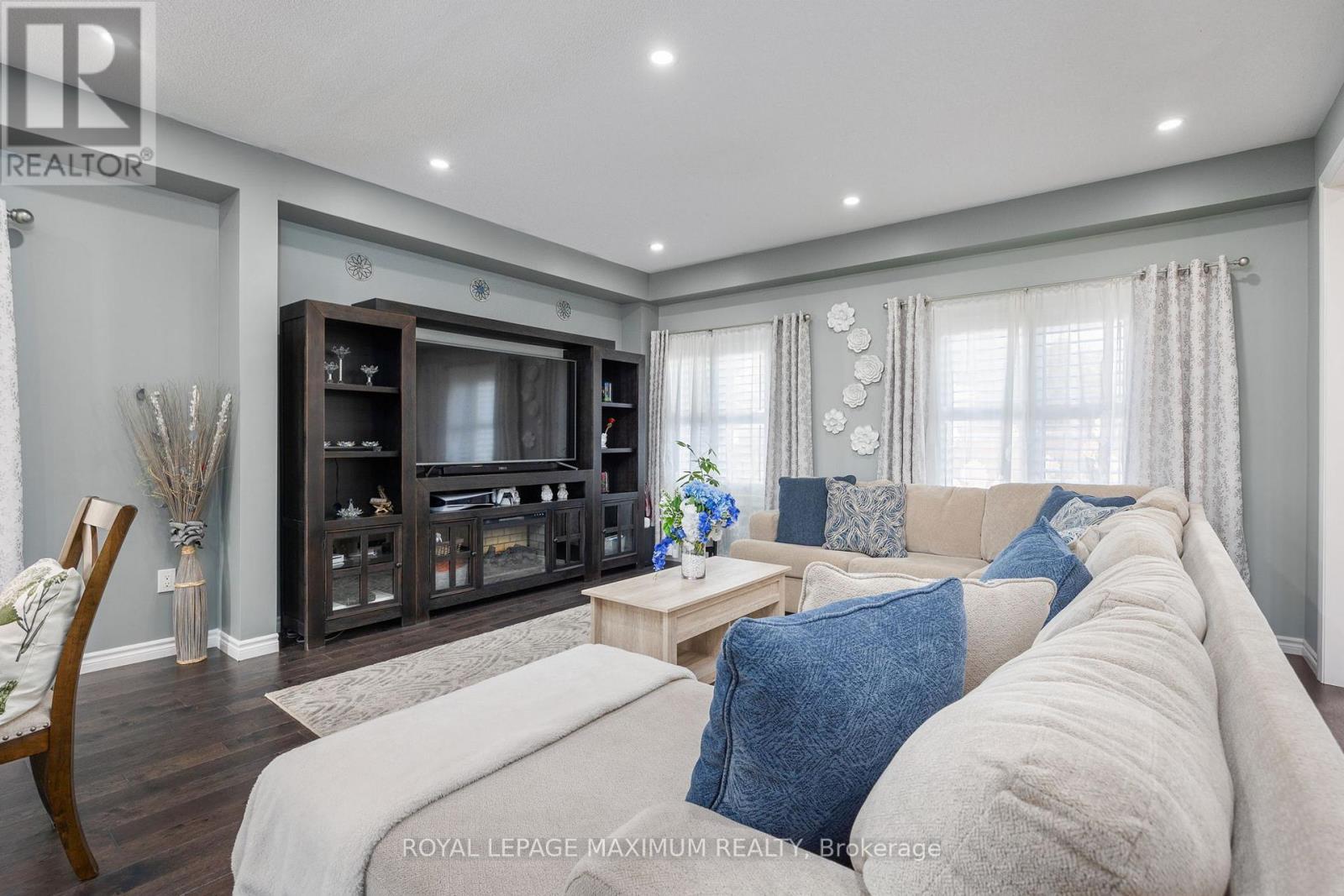 












32 BATTALION DRIVE

,
Essa,




Ontario
L0M1B4

