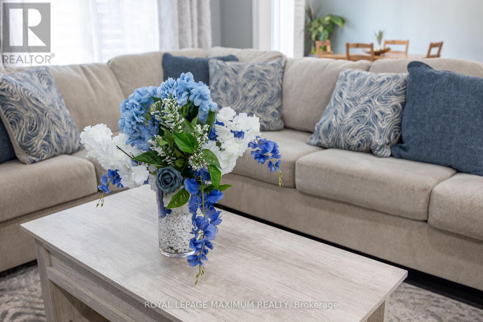 












32 BATTALION DRIVE

,
Essa,




Ontario
L0M1B4

