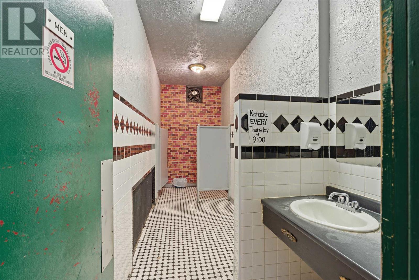 












24 WOODWARD|10 MURRAY STREET PARKING LOT

,
Blind River,




Ontario
P0R1B0

