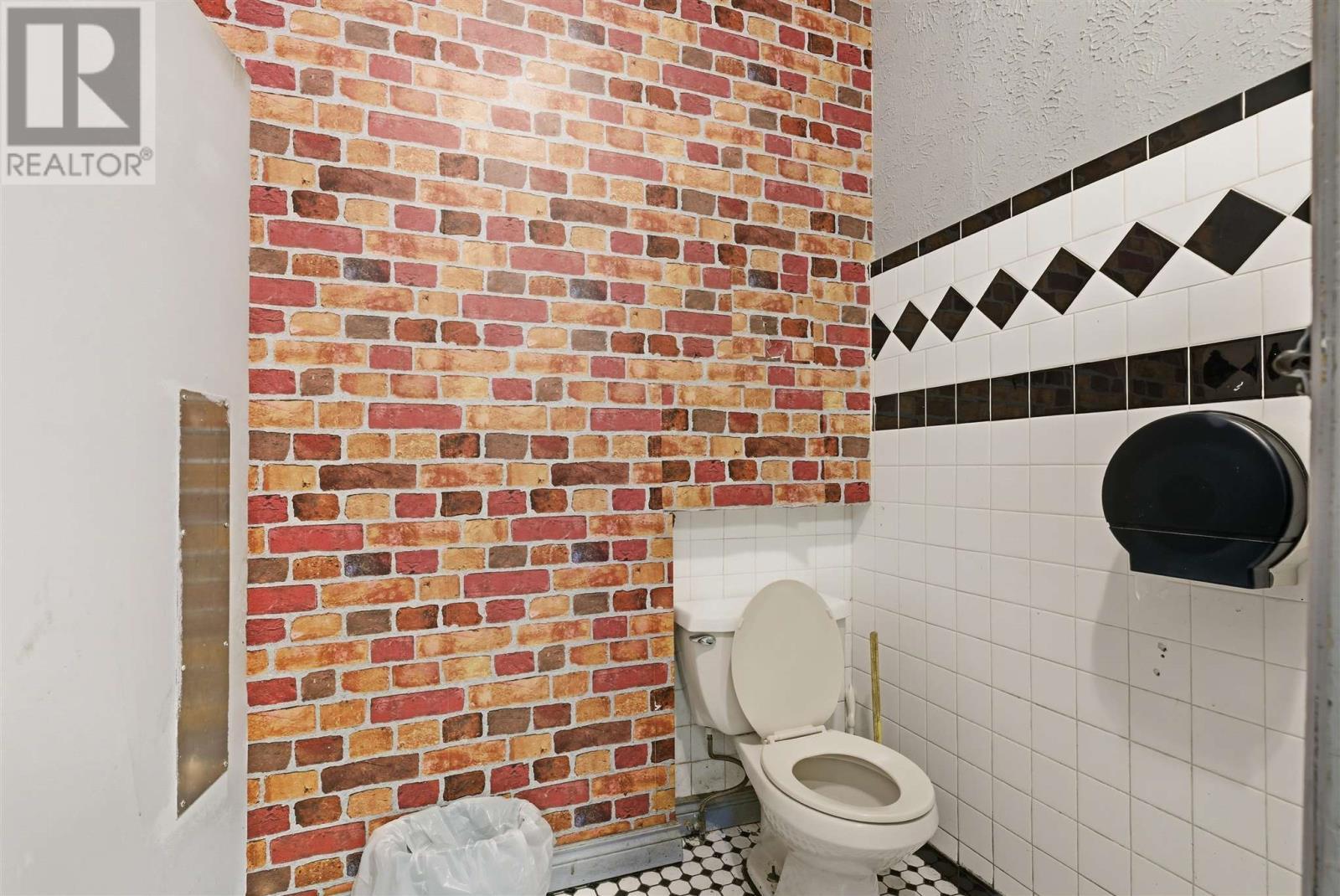 












24 WOODWARD|10 MURRAY STREET PARKING LOT

,
Blind River,




Ontario
P0R1B0

