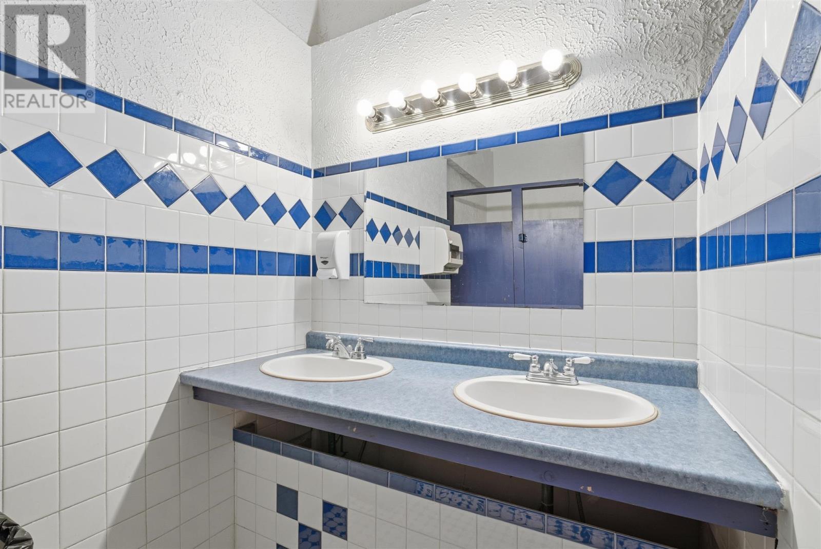 












24 WOODWARD|10 MURRAY STREET PARKING LOT

,
Blind River,




Ontario
P0R1B0

