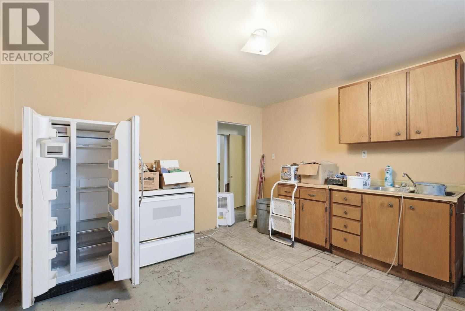 












24 WOODWARD|10 MURRAY STREET PARKING LOT

,
Blind River,




Ontario
P0R1B0

