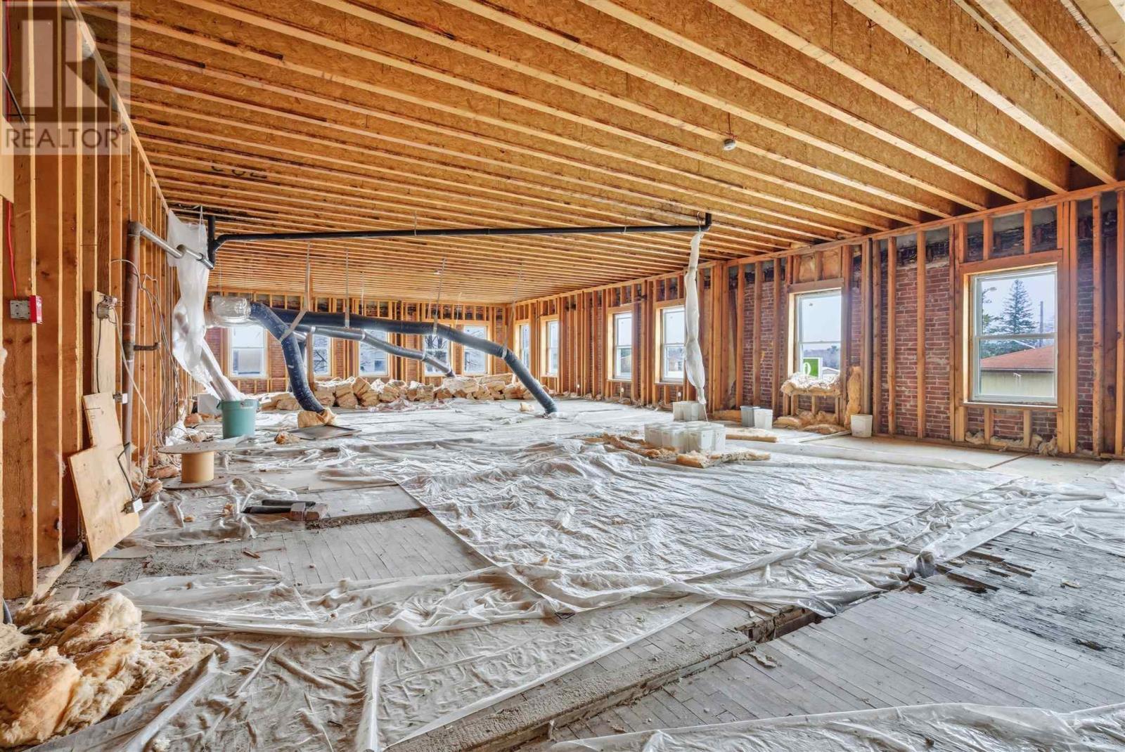 












24 WOODWARD|10 MURRAY STREET PARKING LOT

,
Blind River,




Ontario
P0R1B0

