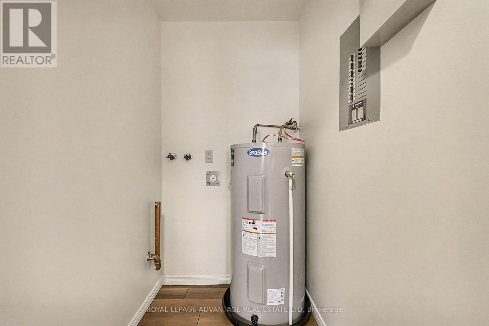 












205 - 40 PEARL STREET

,
Smiths Falls,




Ontario
K7A5B5

