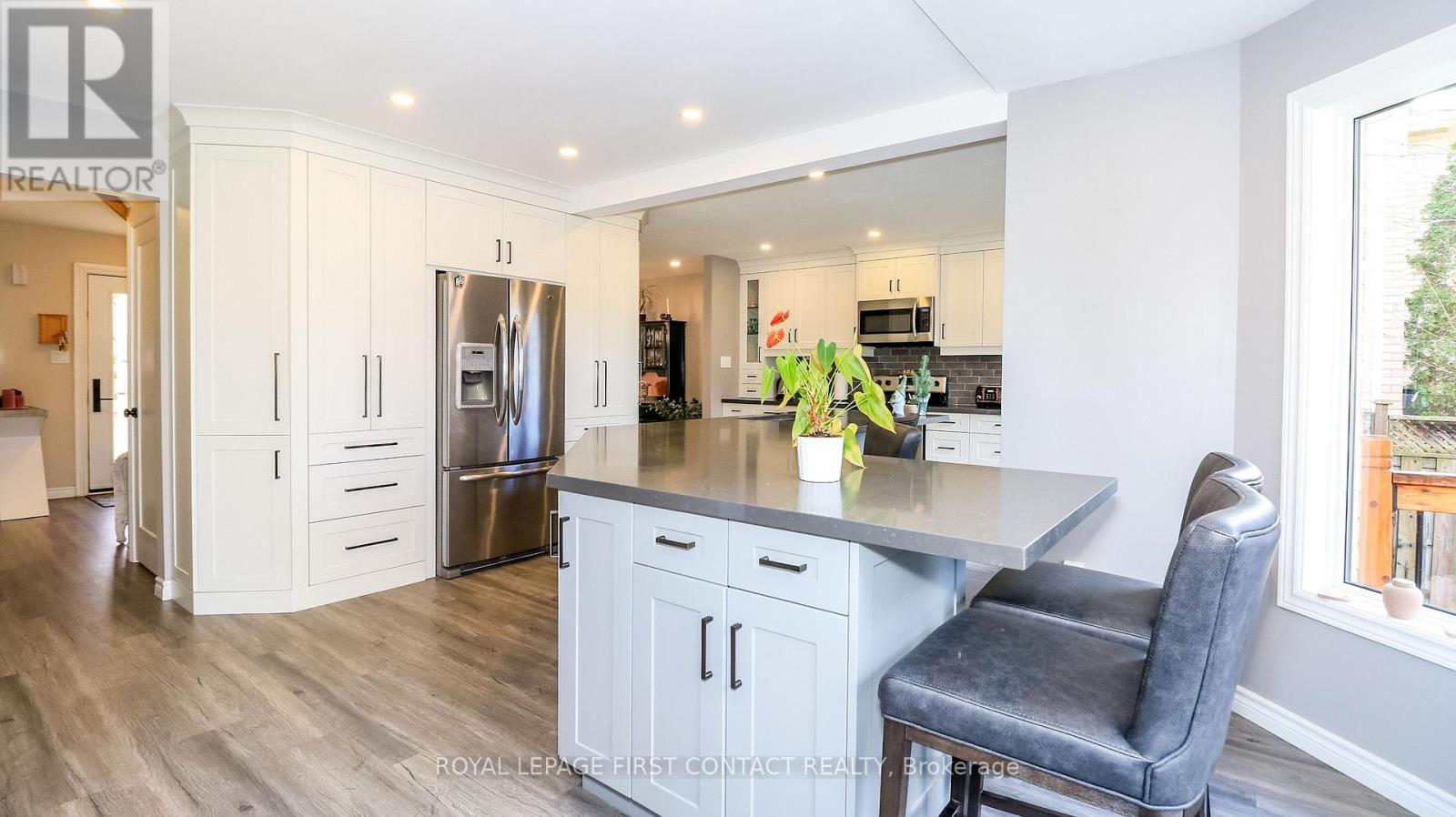 












133 BROWN STREET

,
Barrie,




Ontario
L4N7V7

