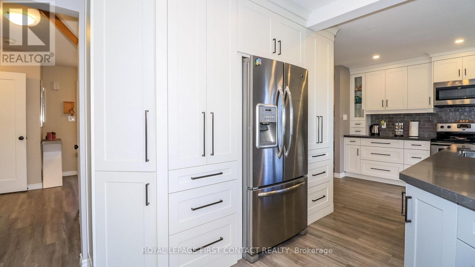 












133 BROWN STREET

,
Barrie,




Ontario
L4N7V7

