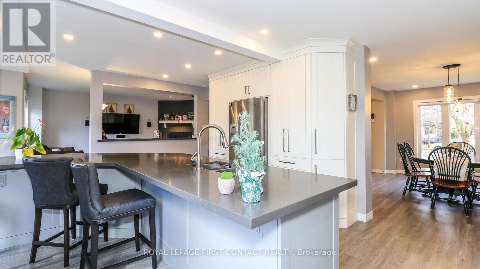 












133 BROWN STREET

,
Barrie,




Ontario
L4N7V7

