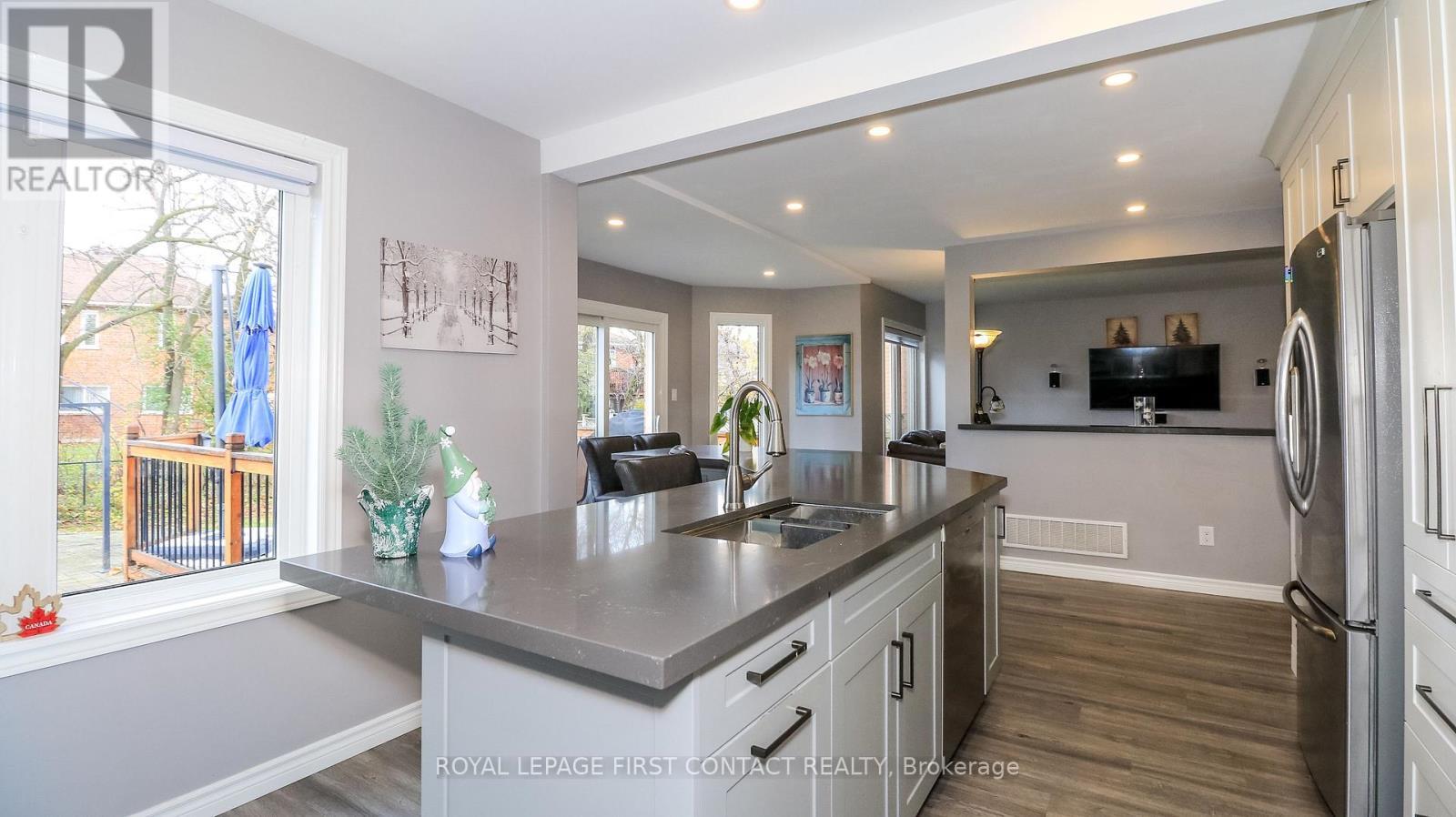 












133 BROWN STREET

,
Barrie,




Ontario
L4N7V7

