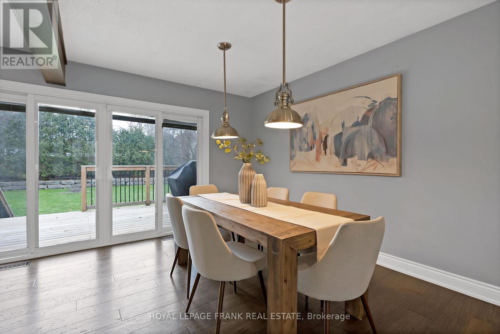 












33 YORK STREET

,
Georgina (Baldwin),




Ontario
L0C1L0

