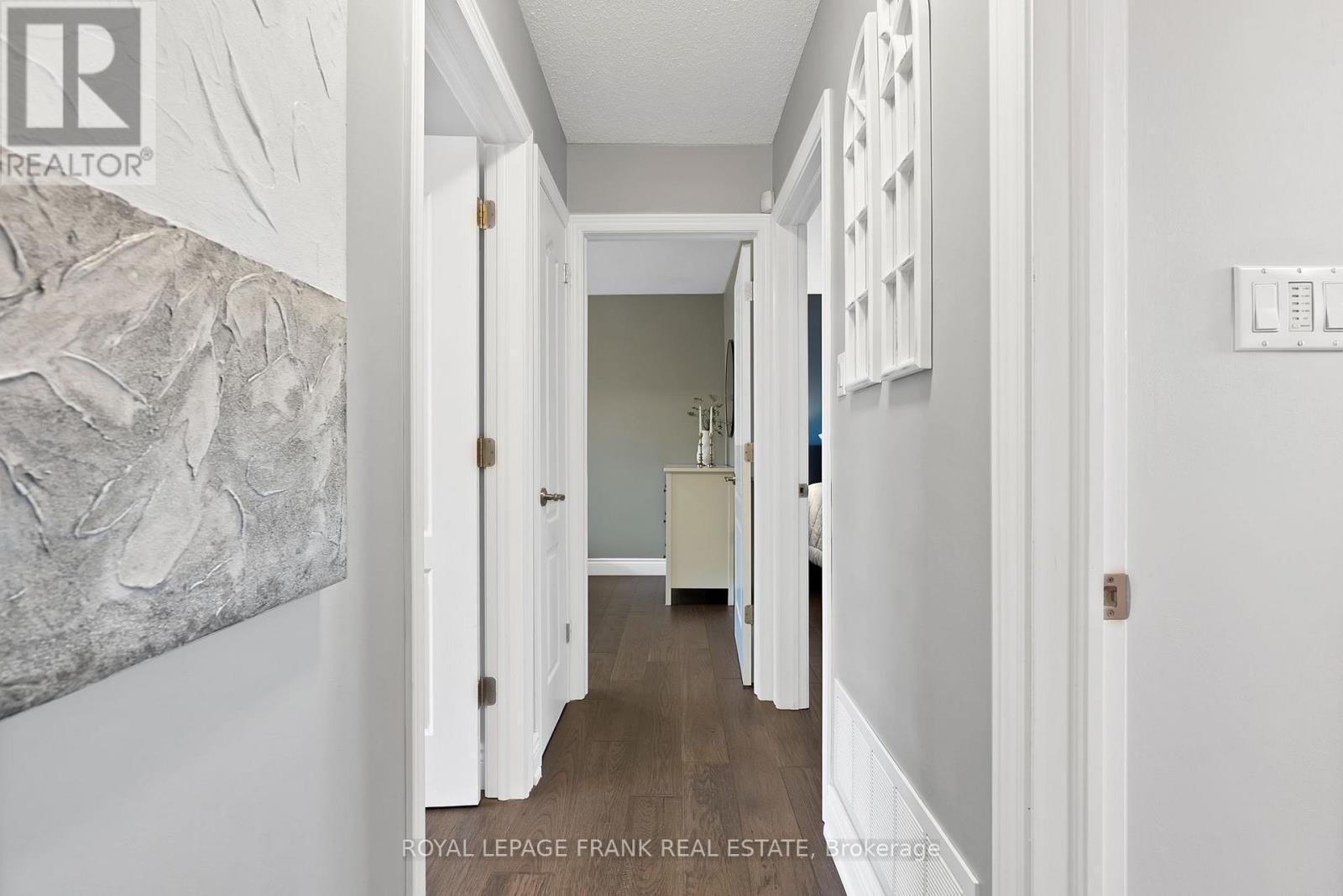 












33 YORK STREET

,
Georgina (Baldwin),




Ontario
L0C1L0

