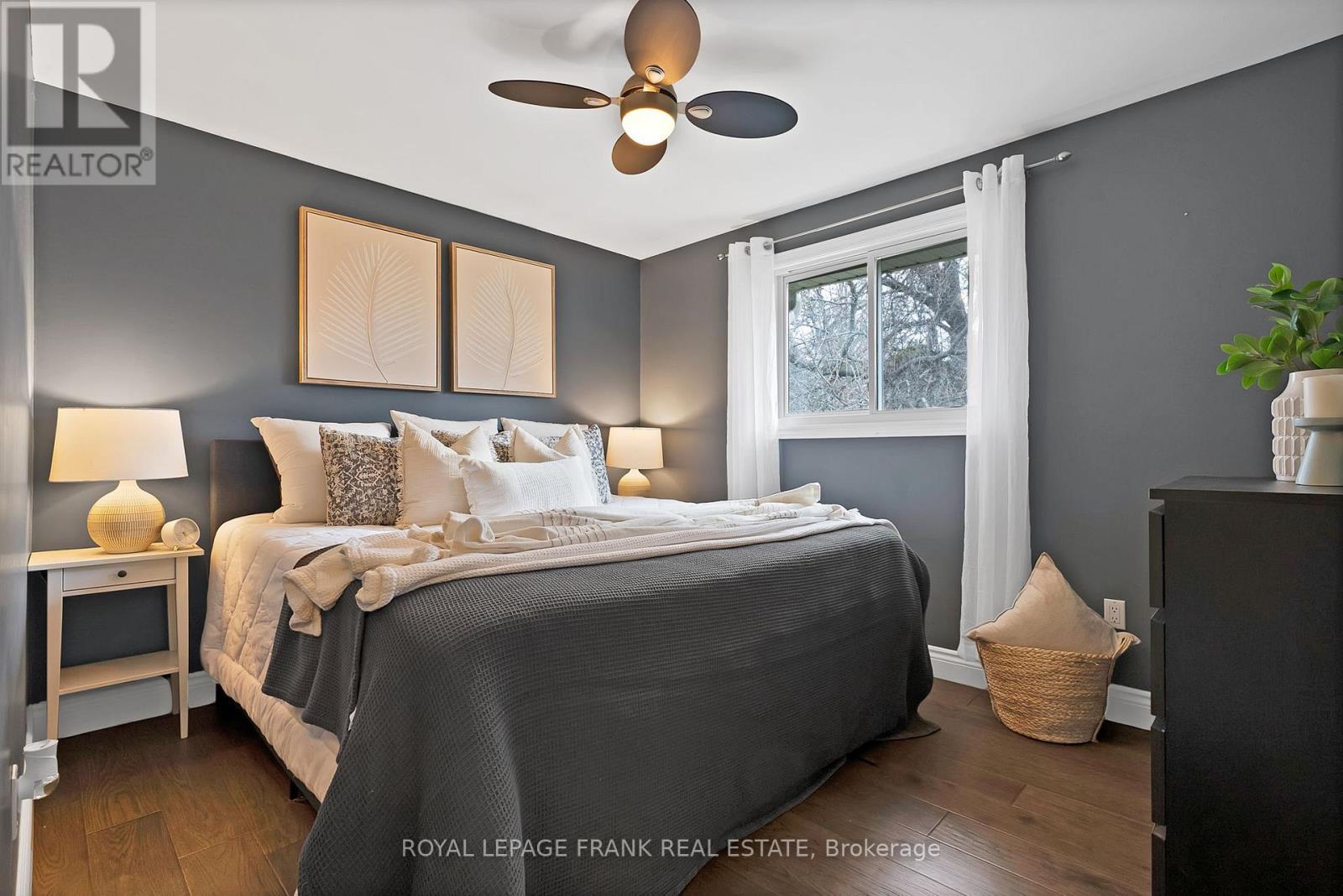 












33 YORK STREET

,
Georgina (Baldwin),




Ontario
L0C1L0

