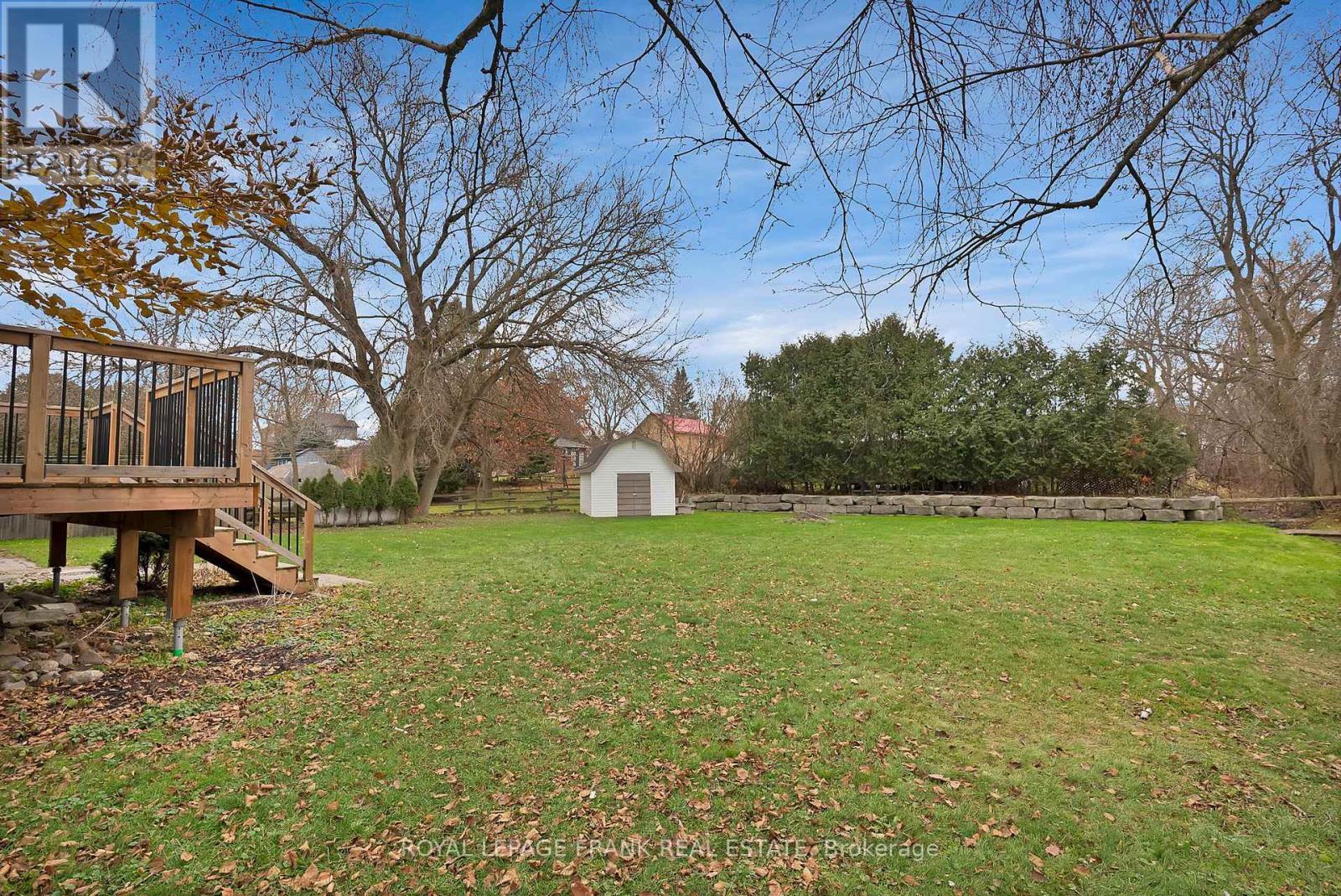 












33 YORK STREET

,
Georgina (Baldwin),




Ontario
L0C1L0

