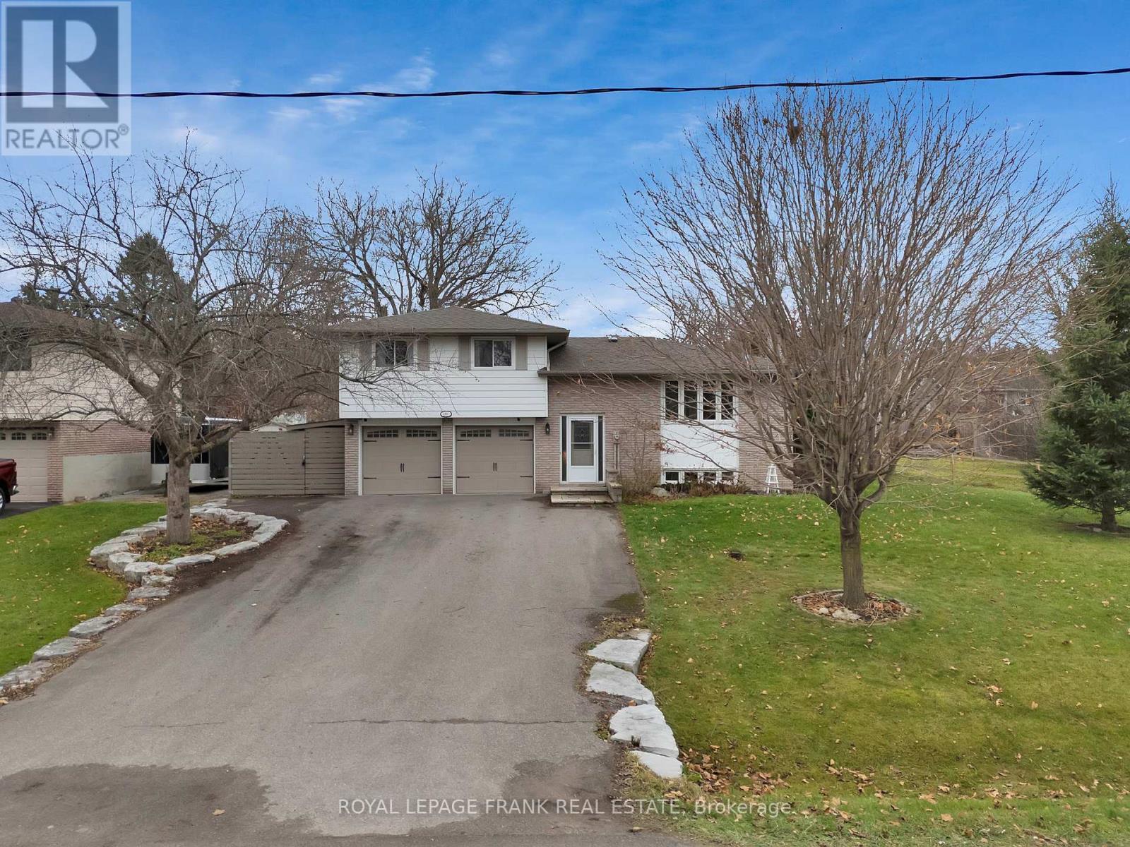 












33 YORK STREET

,
Georgina (Baldwin),




Ontario
L0C1L0

