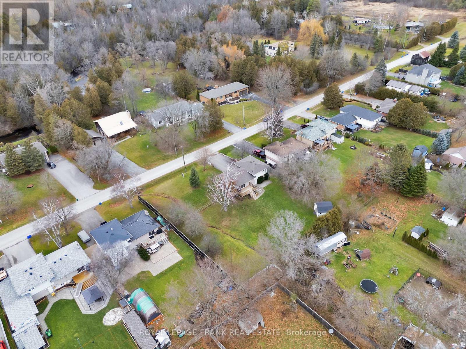 












33 YORK STREET

,
Georgina (Baldwin),




Ontario
L0C1L0

