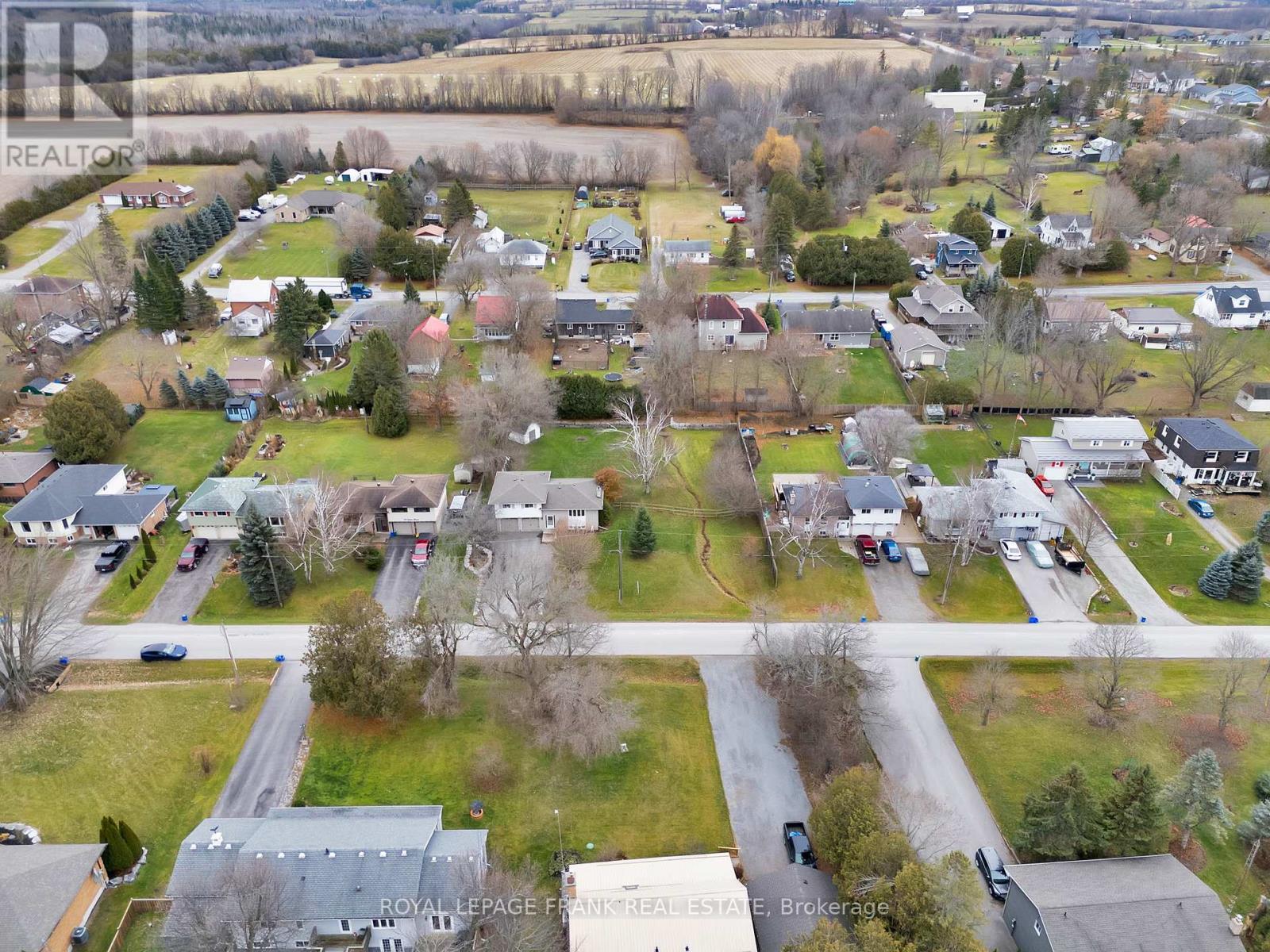 












33 YORK STREET

,
Georgina (Baldwin),




Ontario
L0C1L0

