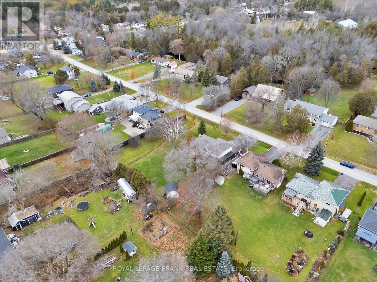 












33 YORK STREET

,
Georgina (Baldwin),




Ontario
L0C1L0

