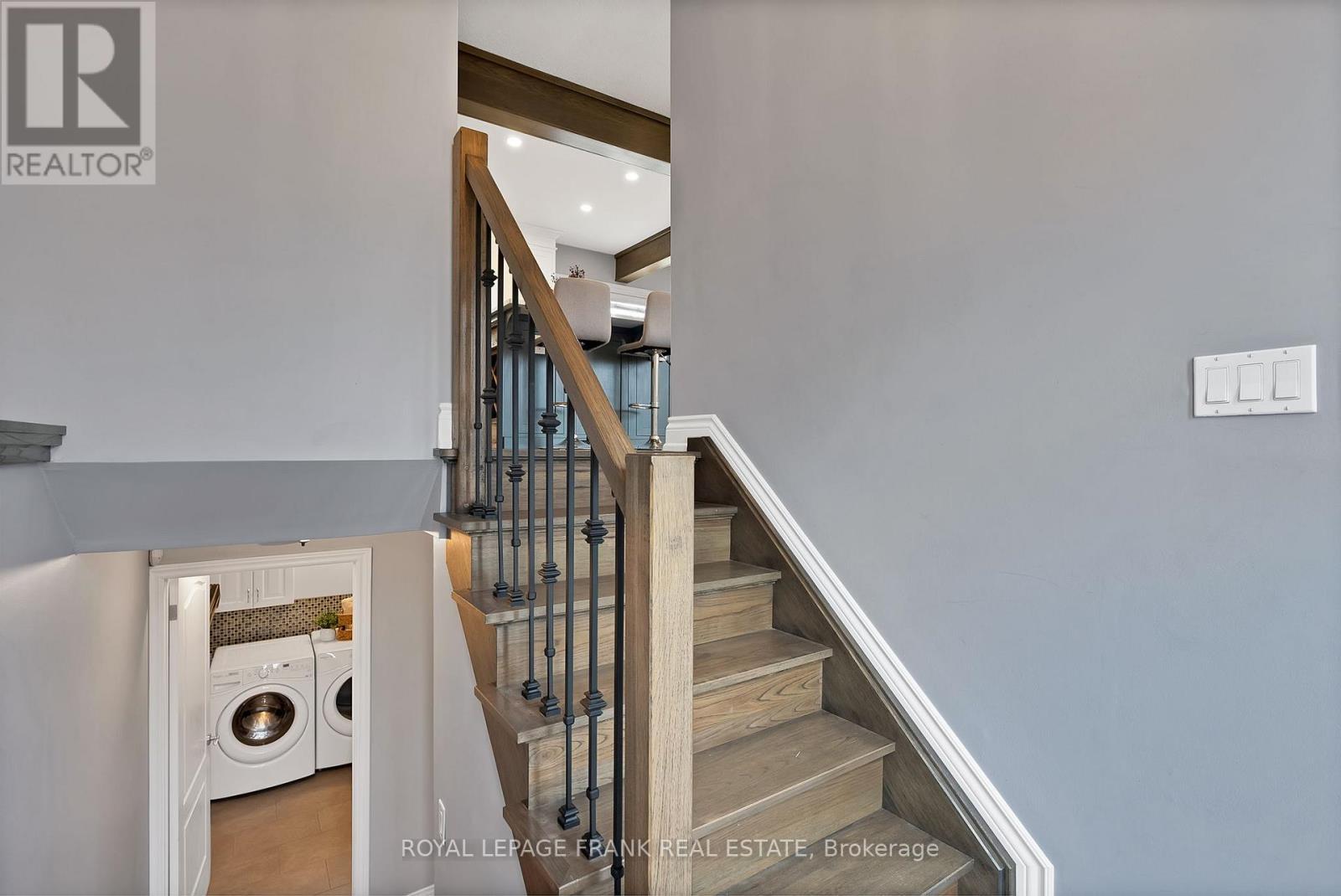 












33 YORK STREET

,
Georgina (Baldwin),




Ontario
L0C1L0

