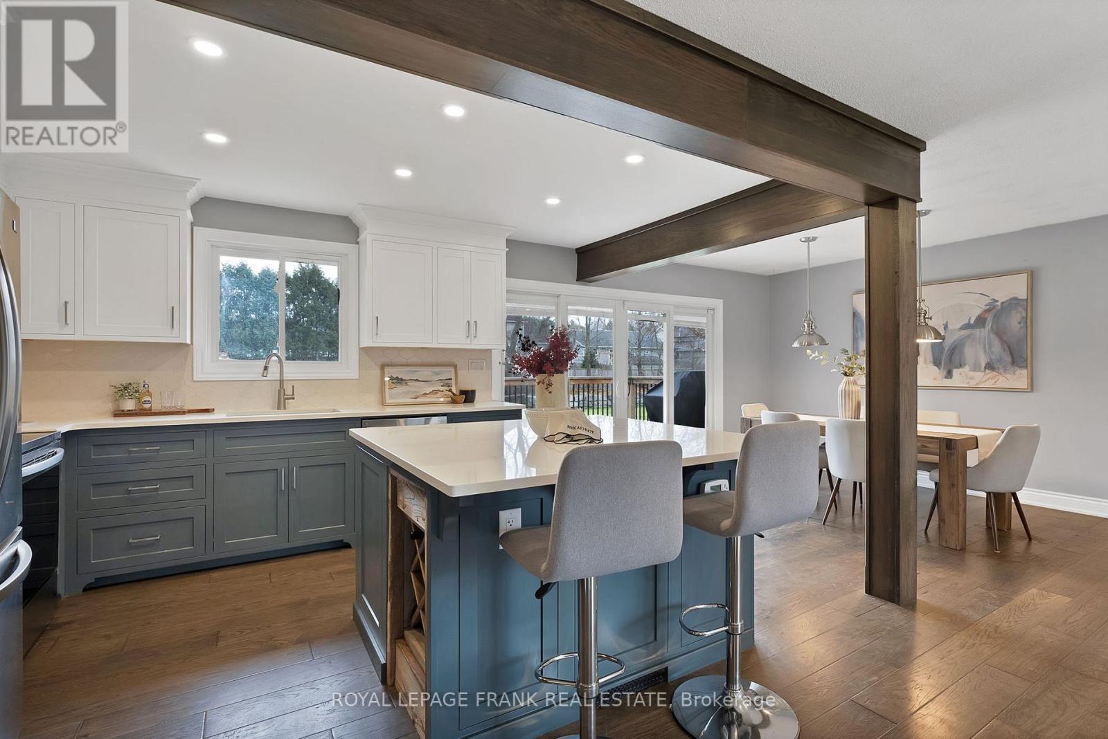 












33 YORK STREET

,
Georgina (Baldwin),




Ontario
L0C1L0

