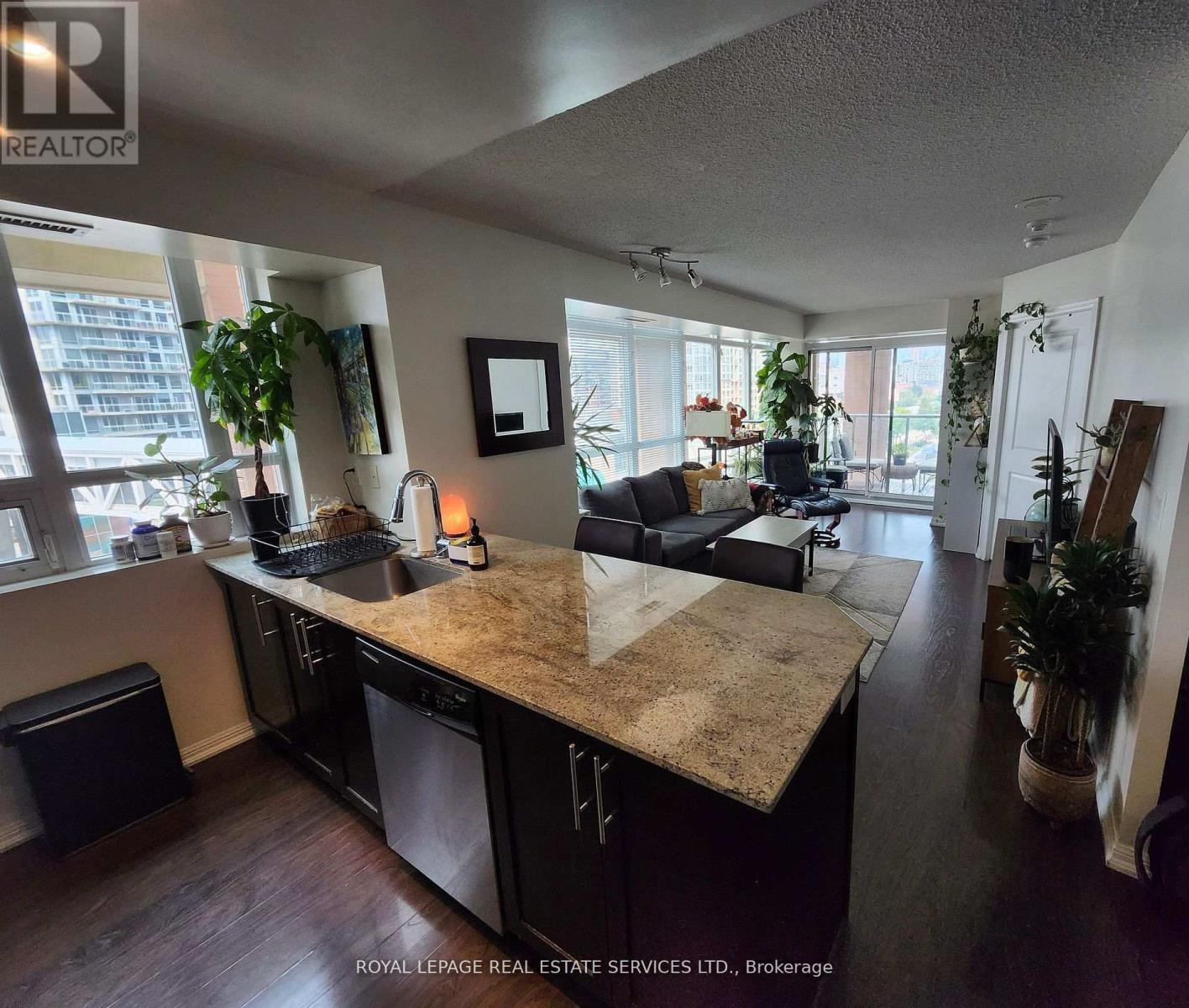 












502 - 125 WESTERN BATTERY ROAD

,
Toronto,




Ontario
M6K3R8

