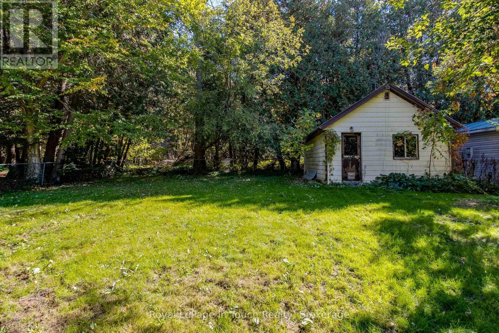 












77 KING ROAD

,
Tay (Waubaushene),




Ontario
L0K2C0

