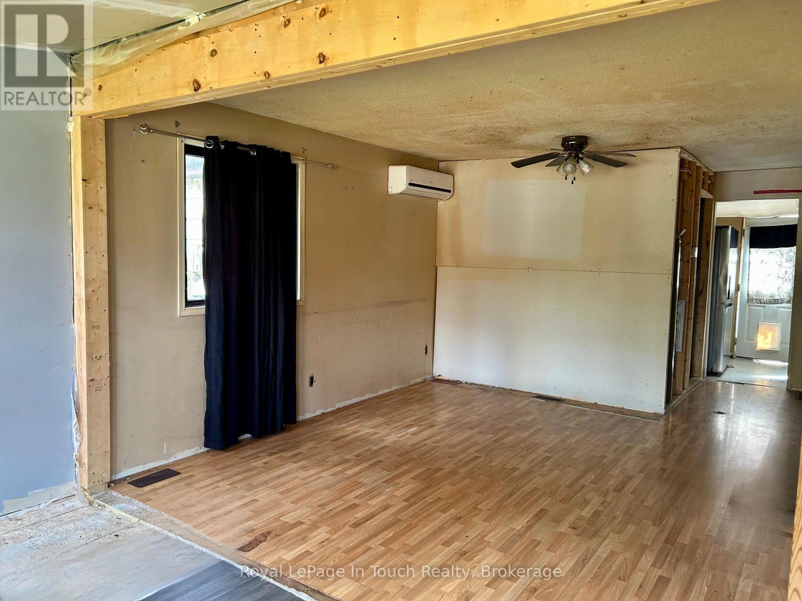 












77 KING ROAD

,
Tay (Waubaushene),




Ontario
L0K2C0

