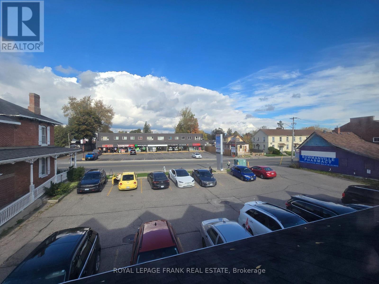 












1 - 129 KING STREET E

,
Clarington (Bowmanville),




Ontario
L1C1N6

