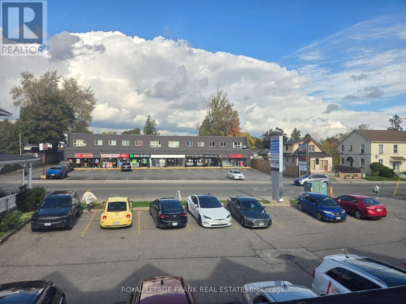 












1 - 129 KING STREET E

,
Clarington (Bowmanville),




Ontario
L1C1N6

